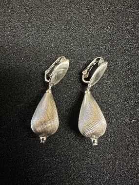 Vintage Sarah Coventry “Satin Glow” Silver-Tone Teardrop Clip-On Earrings
